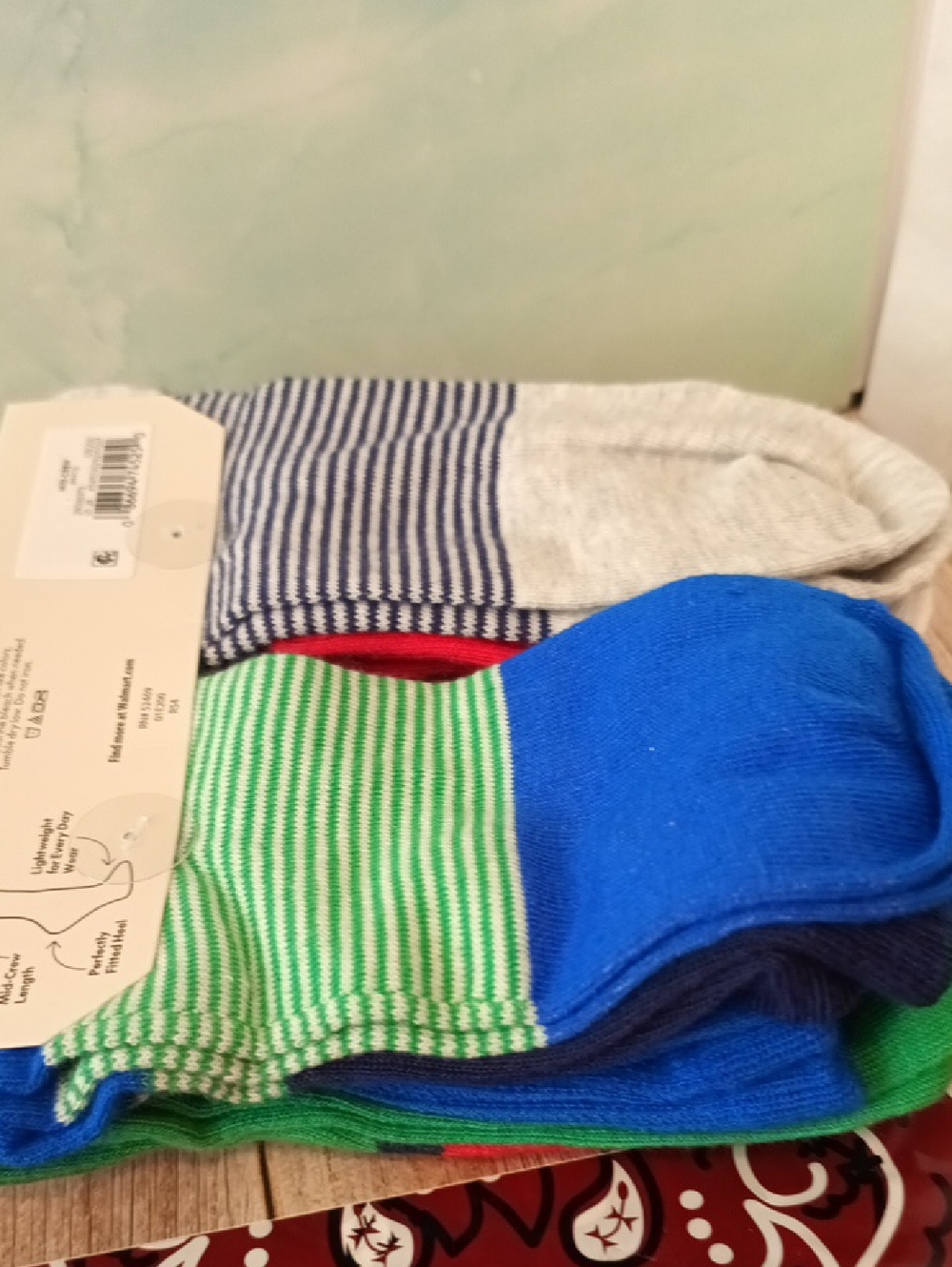 12 pairs No Boundaries Kids Mid-Crew Striped Sock Pack — White, Green, Red, Blue - Picture 5 of 5